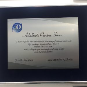 ACC<br> PLACA 20 X 16<br> EMOLDURADA